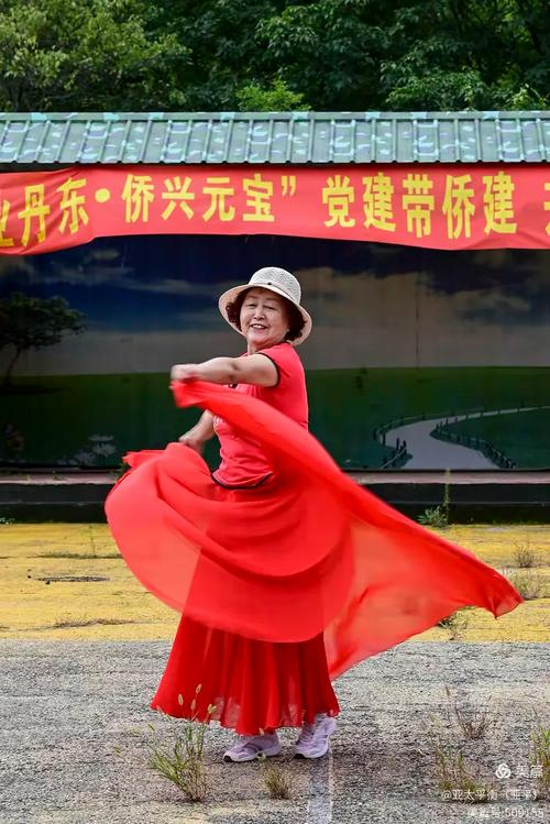 1万125刘鸿莉欣赏佳作,一生相伴,赞美,景,莺歌燕舞,好美的舞姿,享受